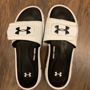 UNDER ARMOIR FOAM SLIDES